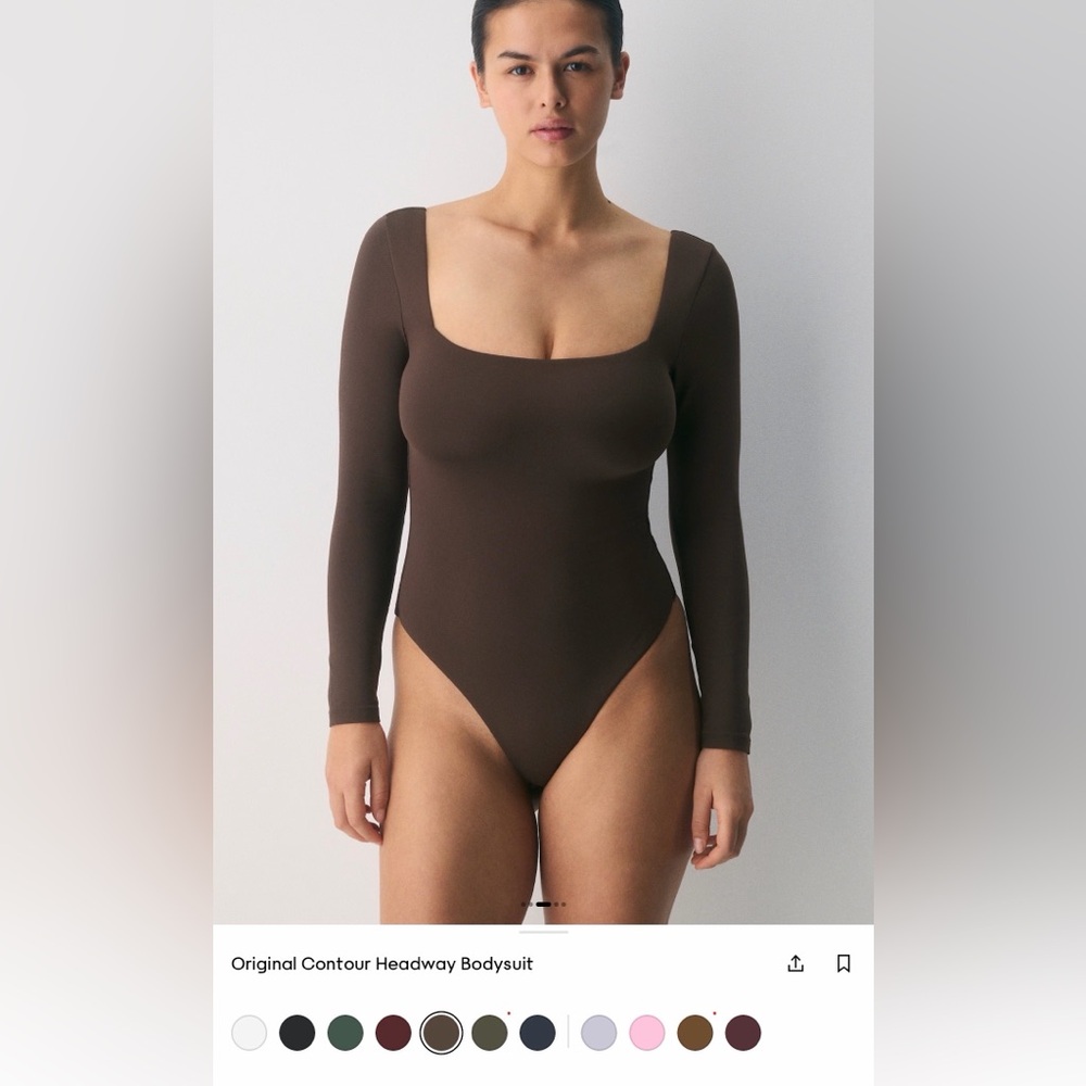 Aritzia Babaton Contour Square Neck Bodysuit